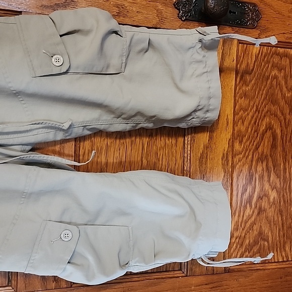 The north‎ face Capris - Picture 3 of 8